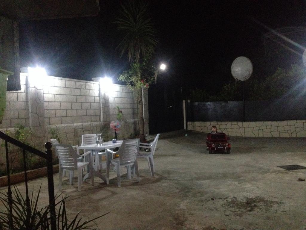 Guest House Maxim Makhinjauri Exterior photo